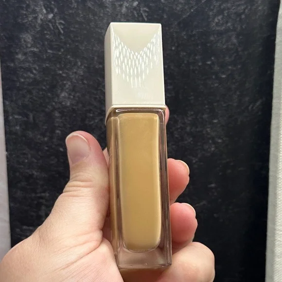 Dior Forever Natural Nude Foundation - Tan 4W0 - 30 ML / 1 Fluid Ounce - Picture 6 of 9